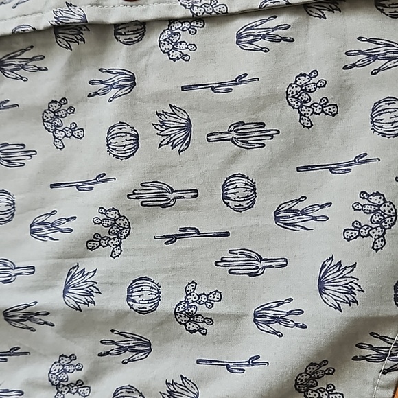 Boys Cactus Print Short Sleeve Button-up Shirt - Picture 3 of 3